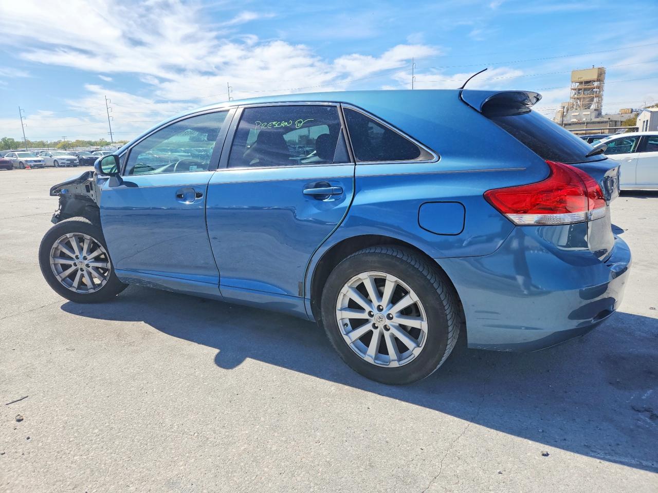 2010 TOYOTA VENZA FWD 4CYL photo 2