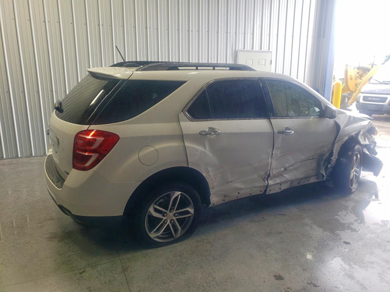 2017 CHEVROLET EQUINOX PREMIER photo 5