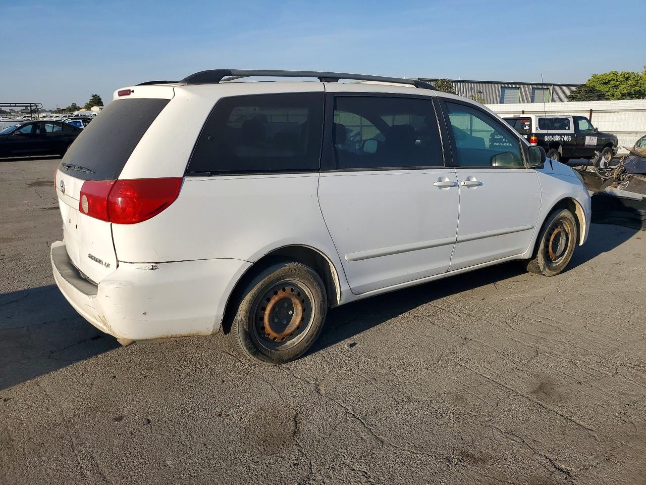2006 TOYOTA SIENNA LE 8 PASSENGER photo 7