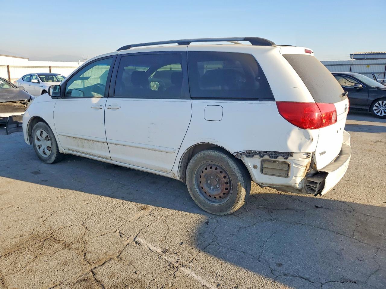 2006 TOYOTA SIENNA LE 8 PASSENGER photo 4