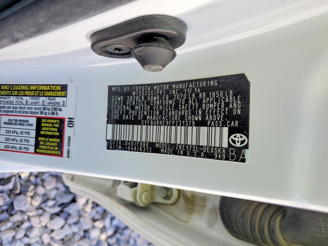 2015 TOYOTA COROLLA S PLUS photo 23