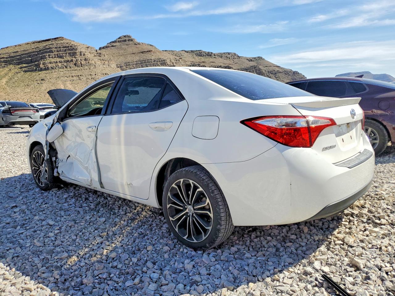 2015 TOYOTA COROLLA S PLUS photo 3