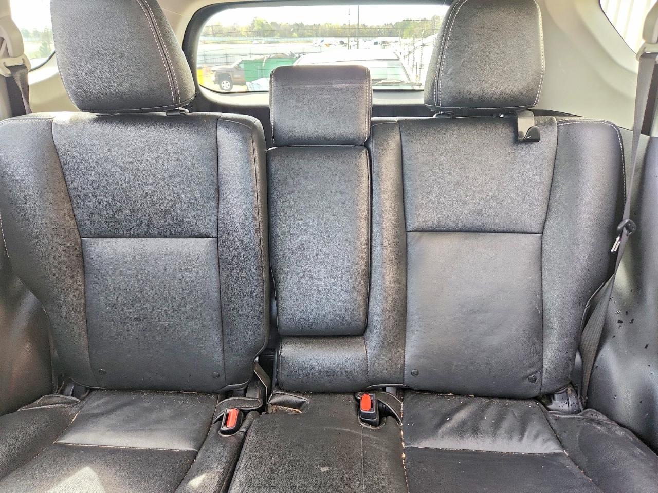 2018 TOYOTA RAV4 XLE photo 28