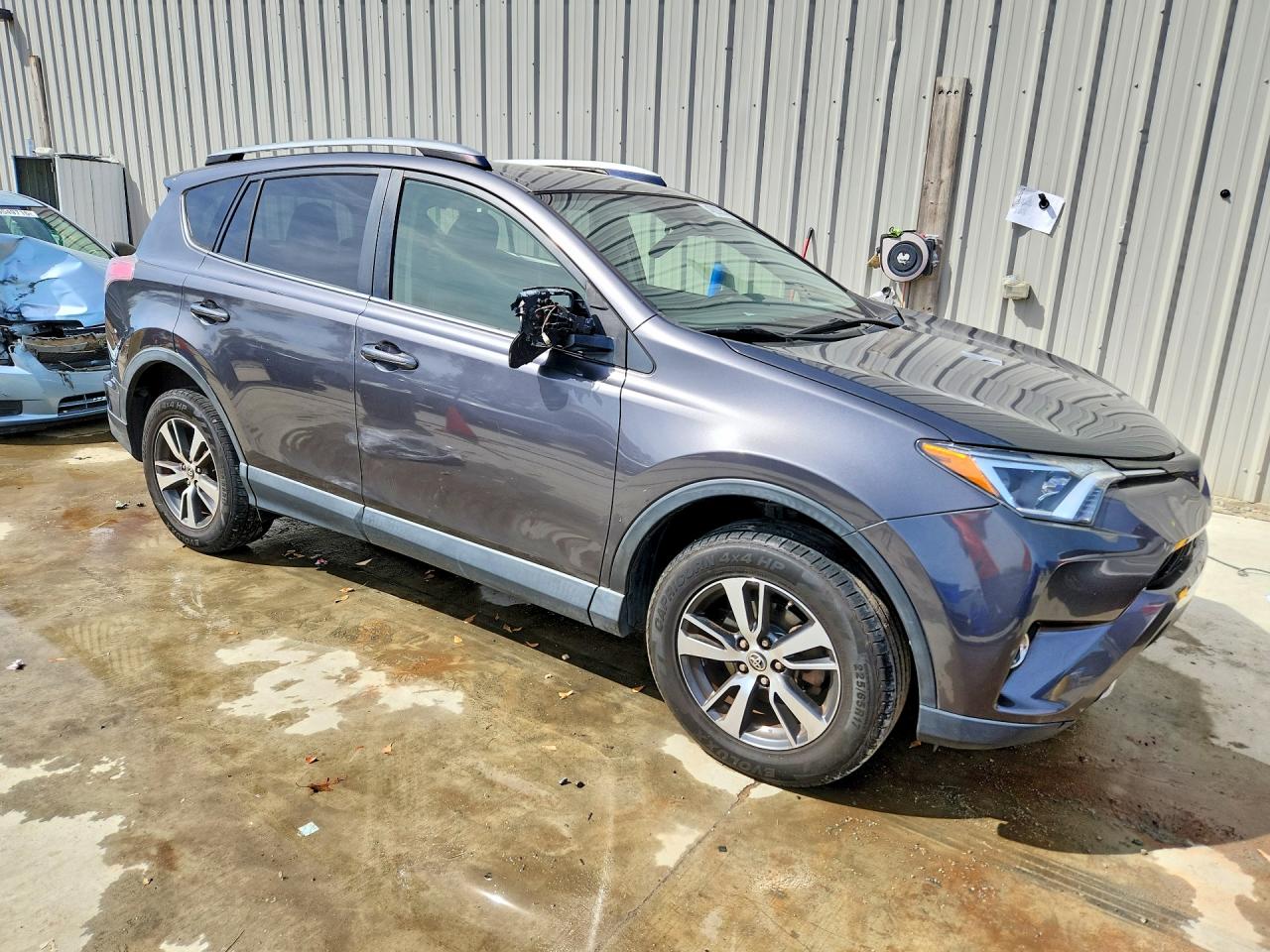 2018 TOYOTA RAV4 XLE photo 10