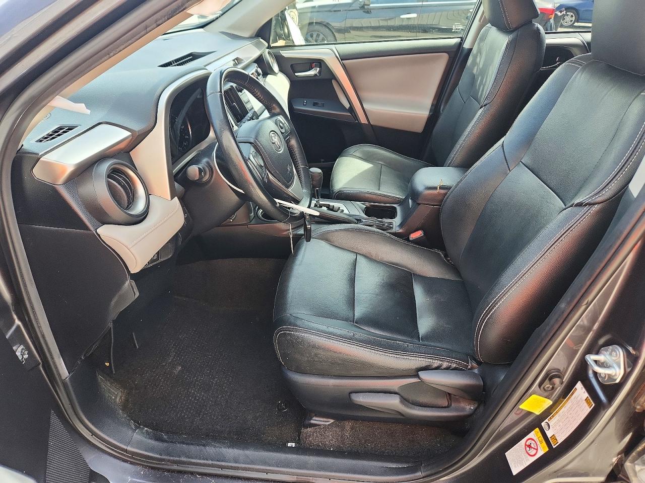 2018 TOYOTA RAV4 XLE photo 19