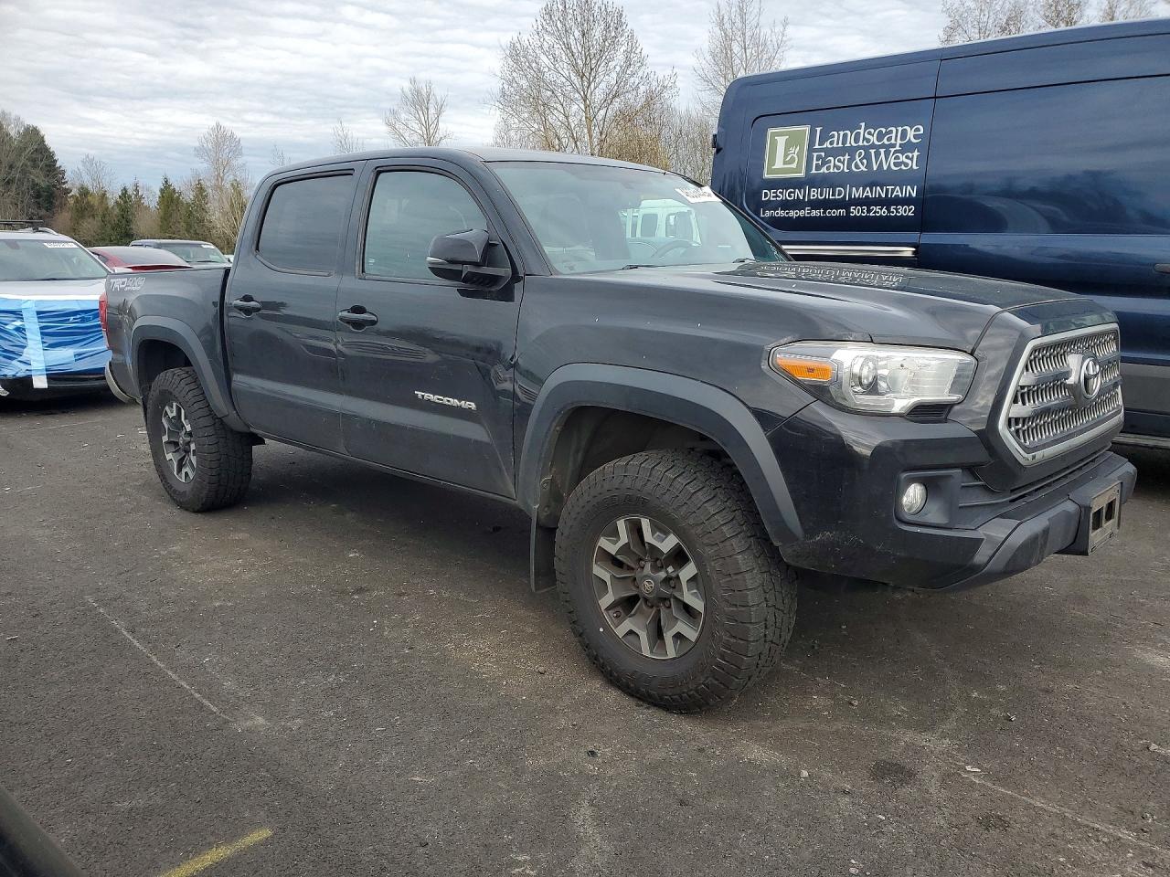 2017 TOYOTA TACOMA TRD OFF-ROAD photo 4