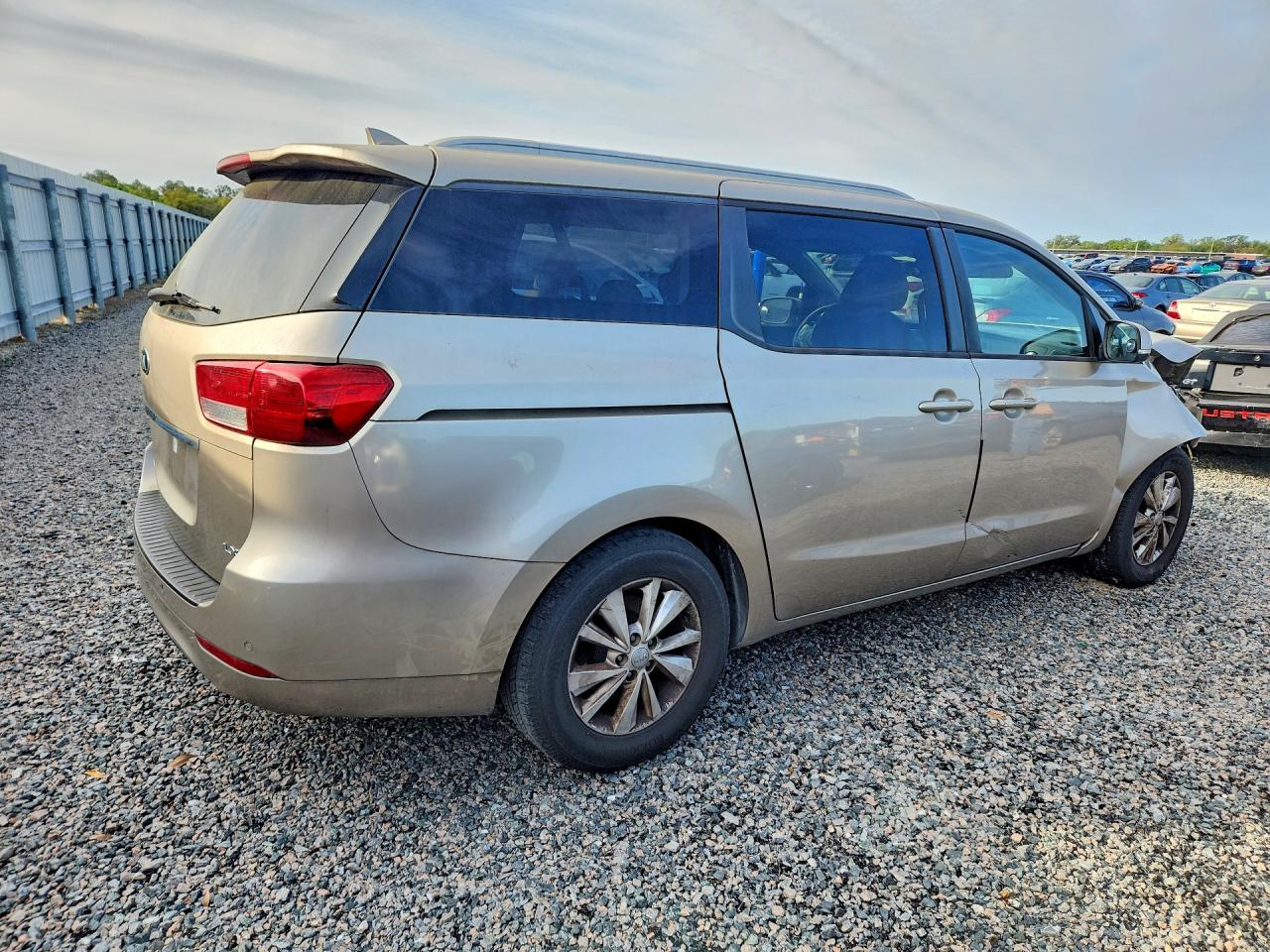 2016 KIA SEDONA LX photo 3