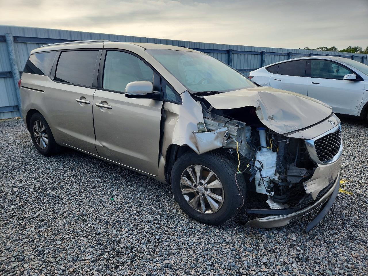 2016 KIA SEDONA LX photo 4