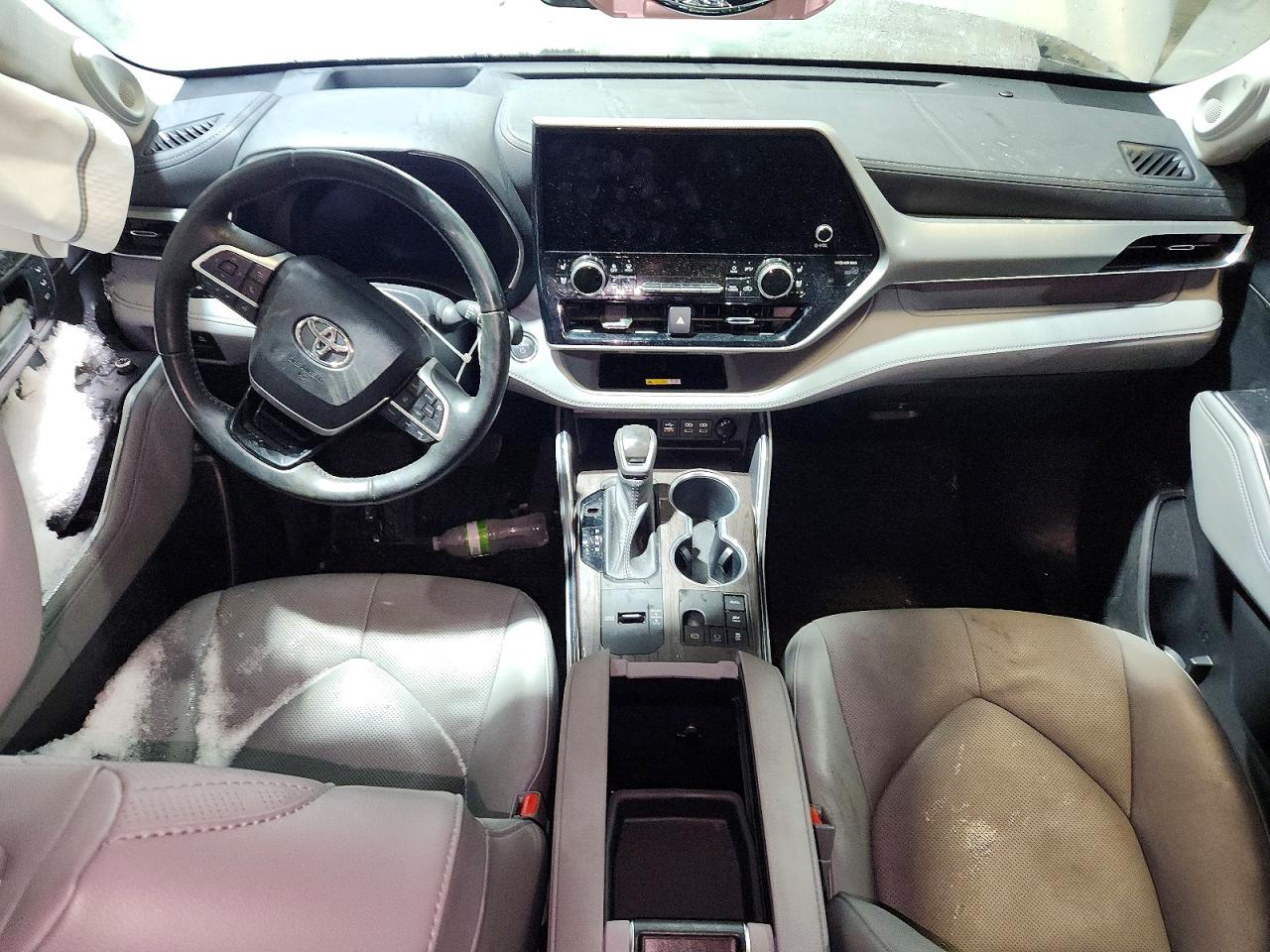 2023 TOYOTA HIGHLANDER HYBRID PLATINUM photo 22