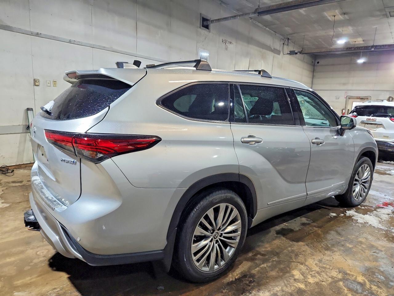 2023 TOYOTA HIGHLANDER HYBRID PLATINUM photo 7