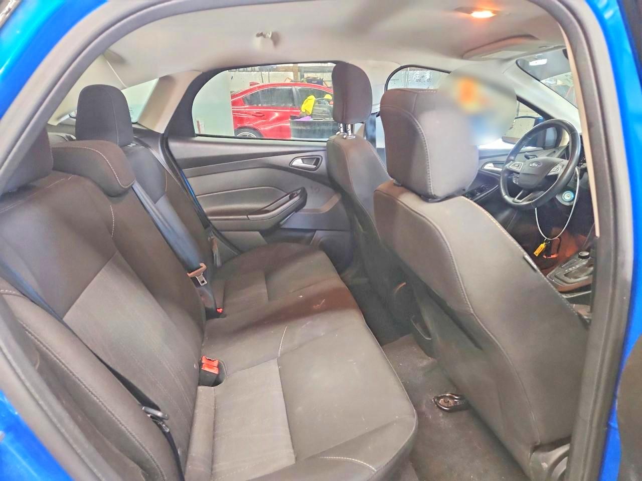 2017 FORD FOCUS SE photo 19
