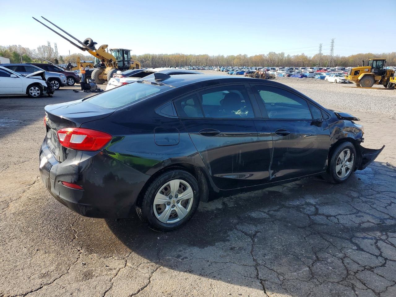 2017 CHEVROLET CRUZE LS photo 5