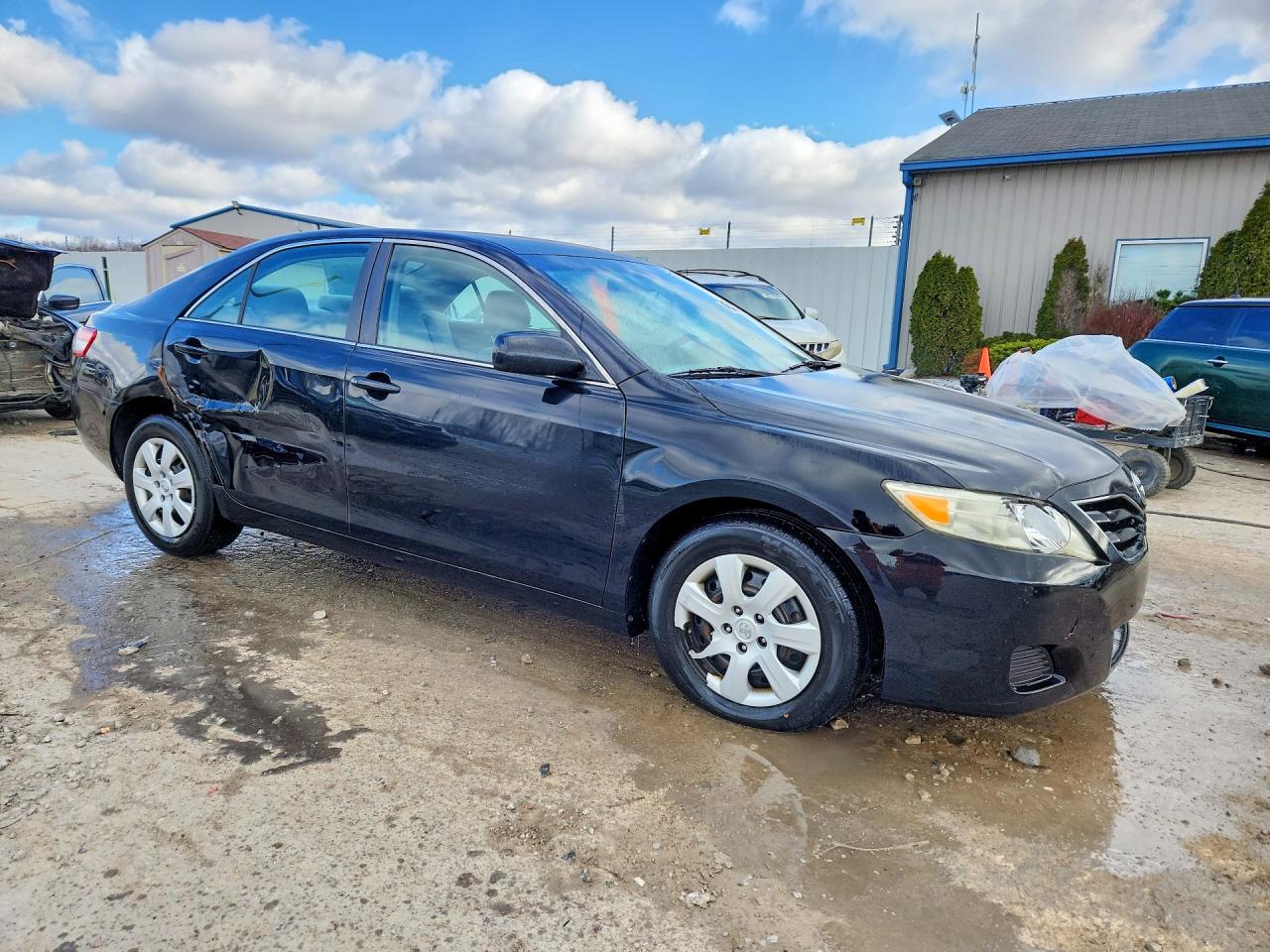2011 TOYOTA CAMRY LE photo 7