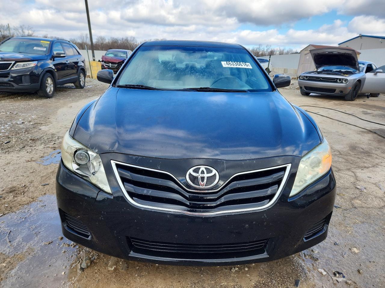 2011 TOYOTA CAMRY LE photo 9