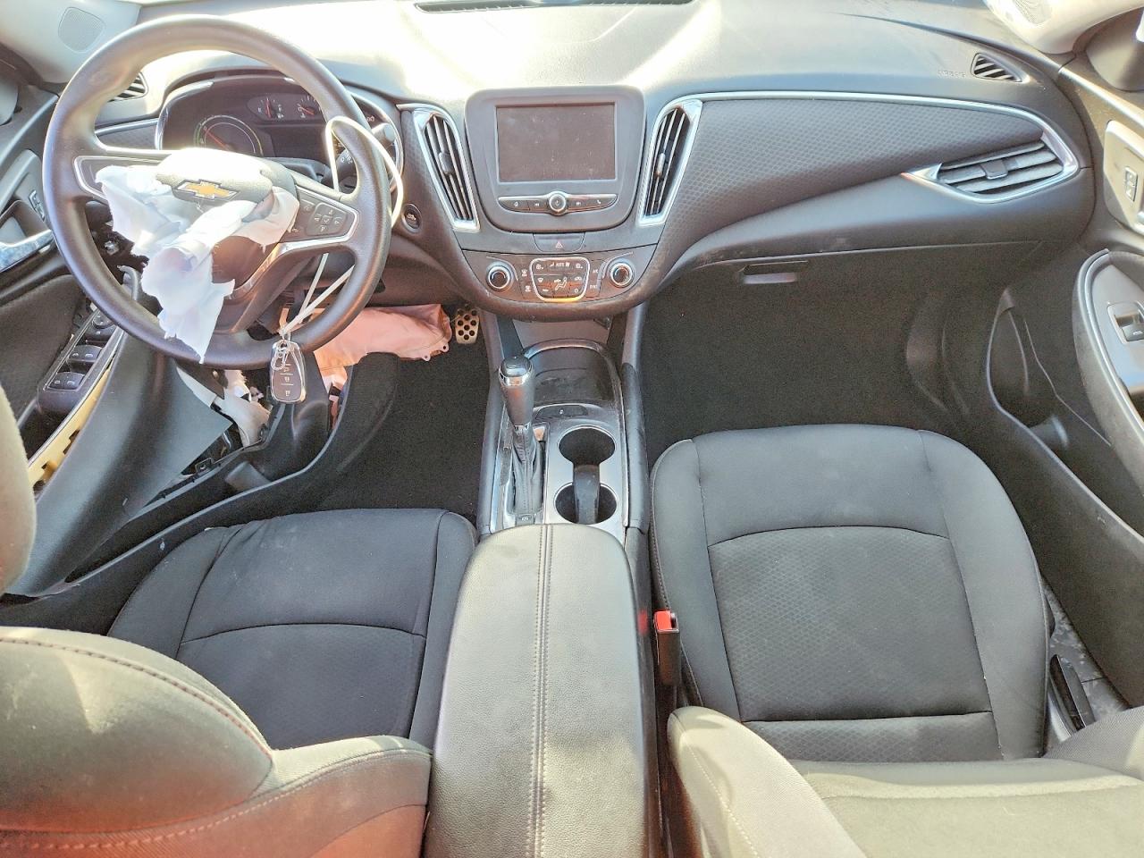 2017 CHEVROLET MALIBU HYBRID photo 8
