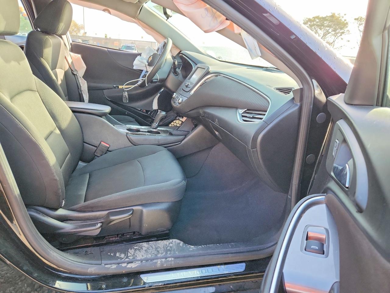 2017 CHEVROLET MALIBU HYBRID photo 7