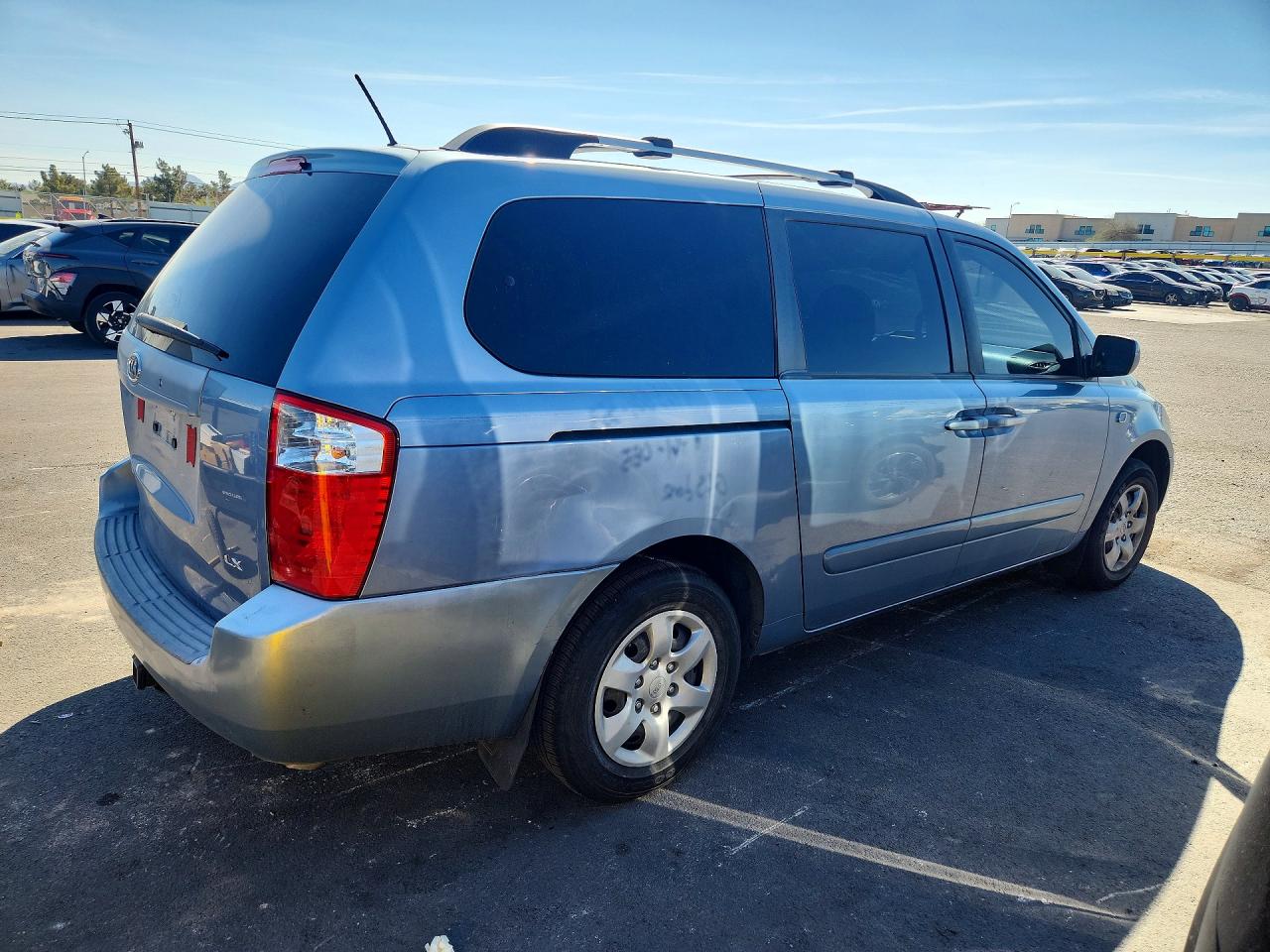 2009 KIA SEDONA LX photo 3