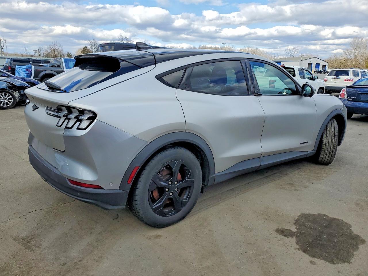 2021 FORD MUSTANG MACH-E SELECT photo 5
