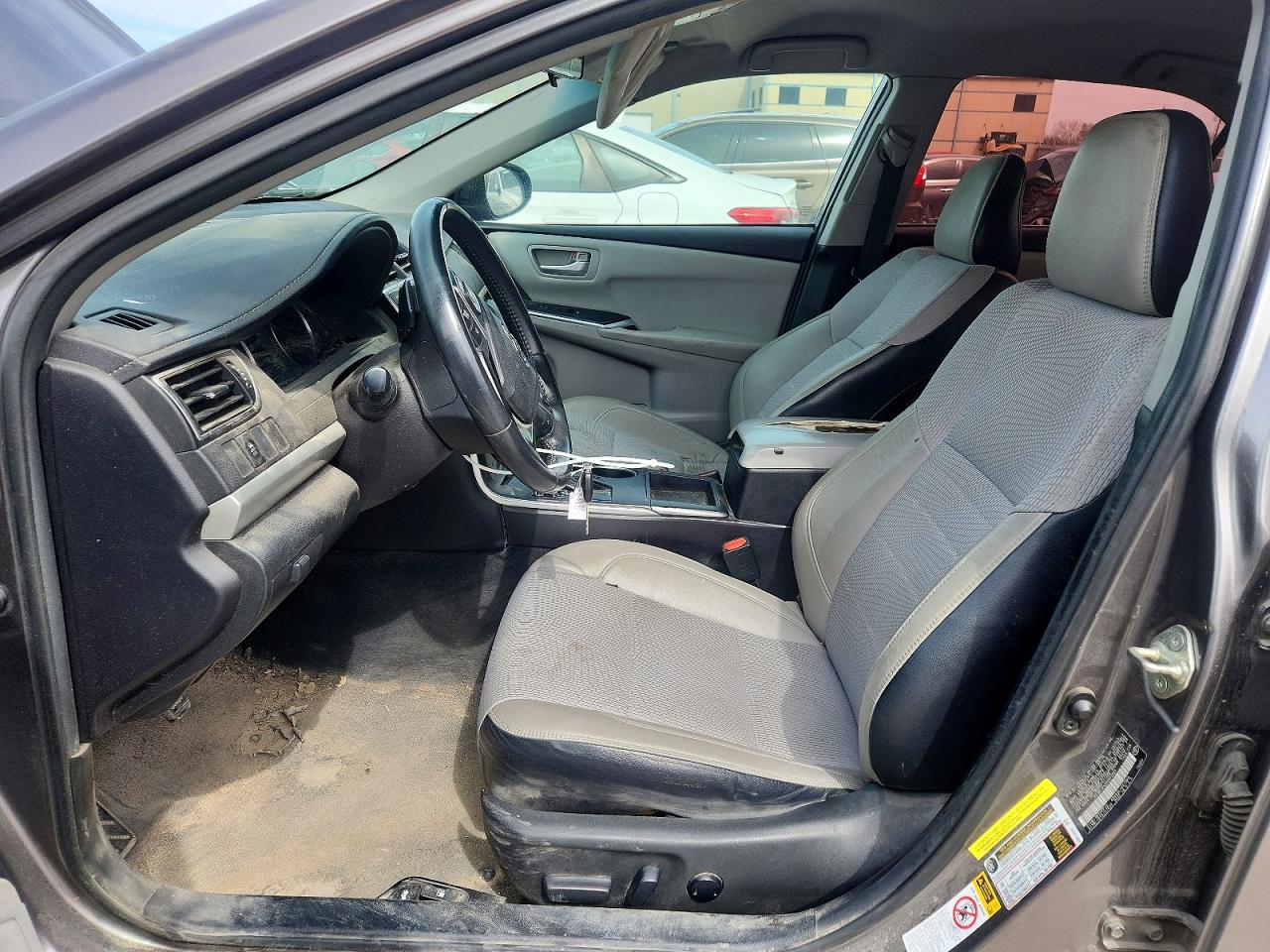 2017 TOYOTA CAMRY SE photo 13