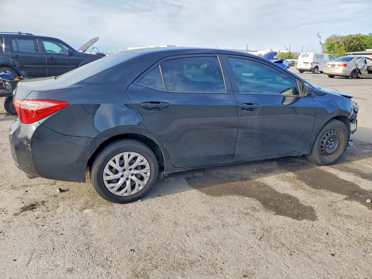 2019 TOYOTA COROLLA LE photo 5