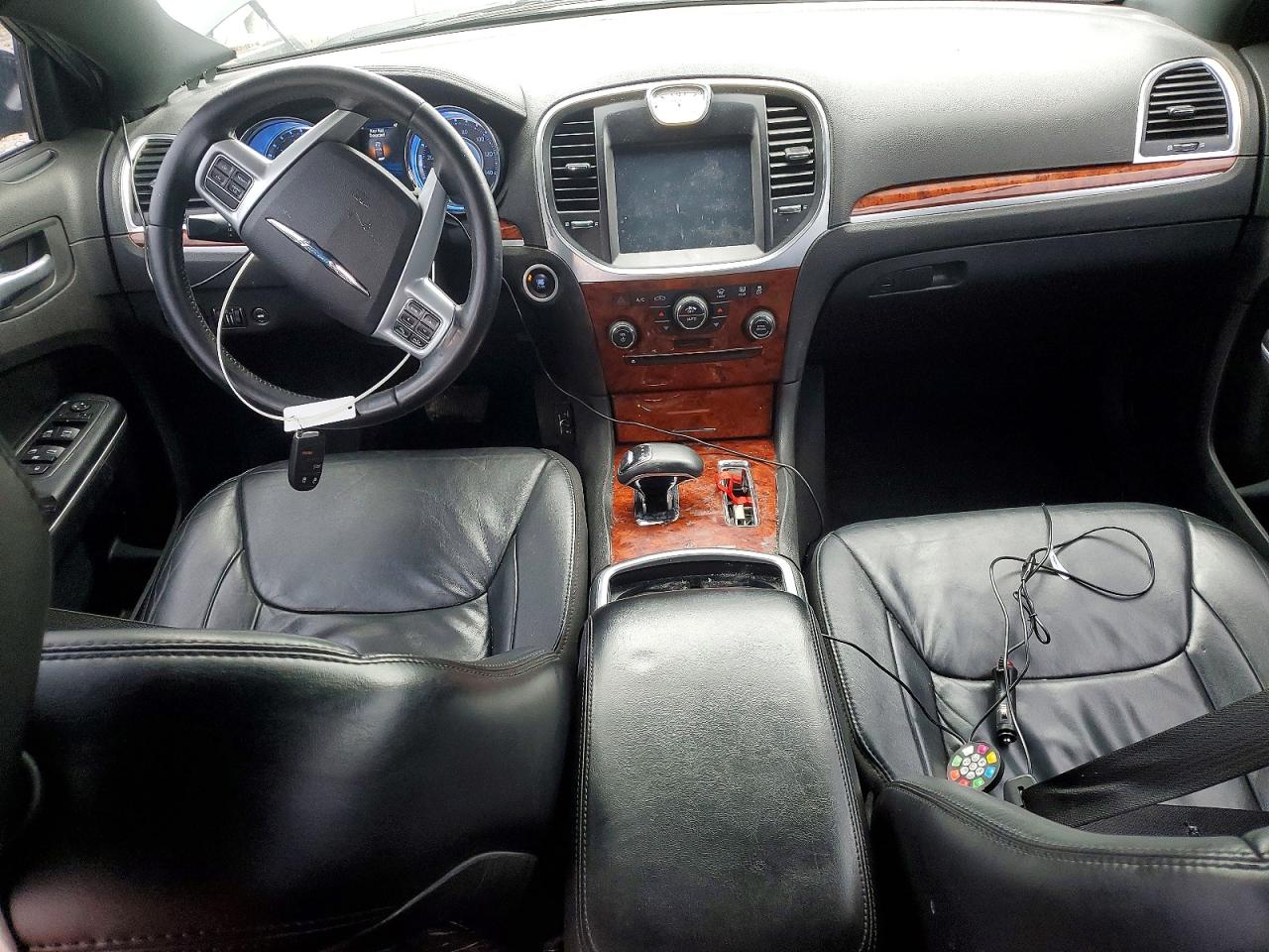 2014 CHRYSLER 300 photo 15