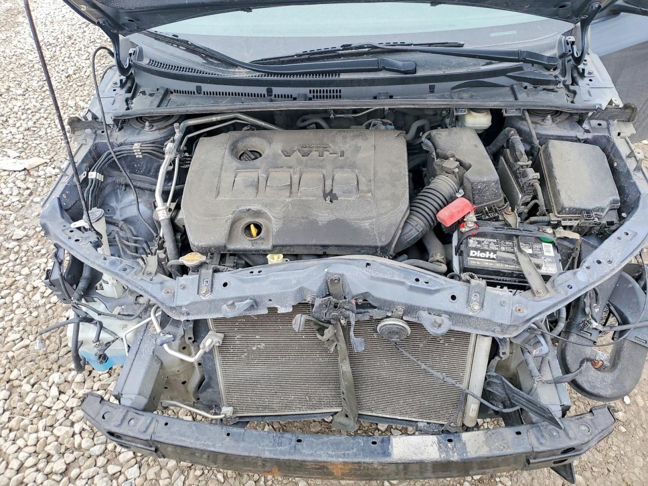2016 TOYOTA COROLLA LE photo 11