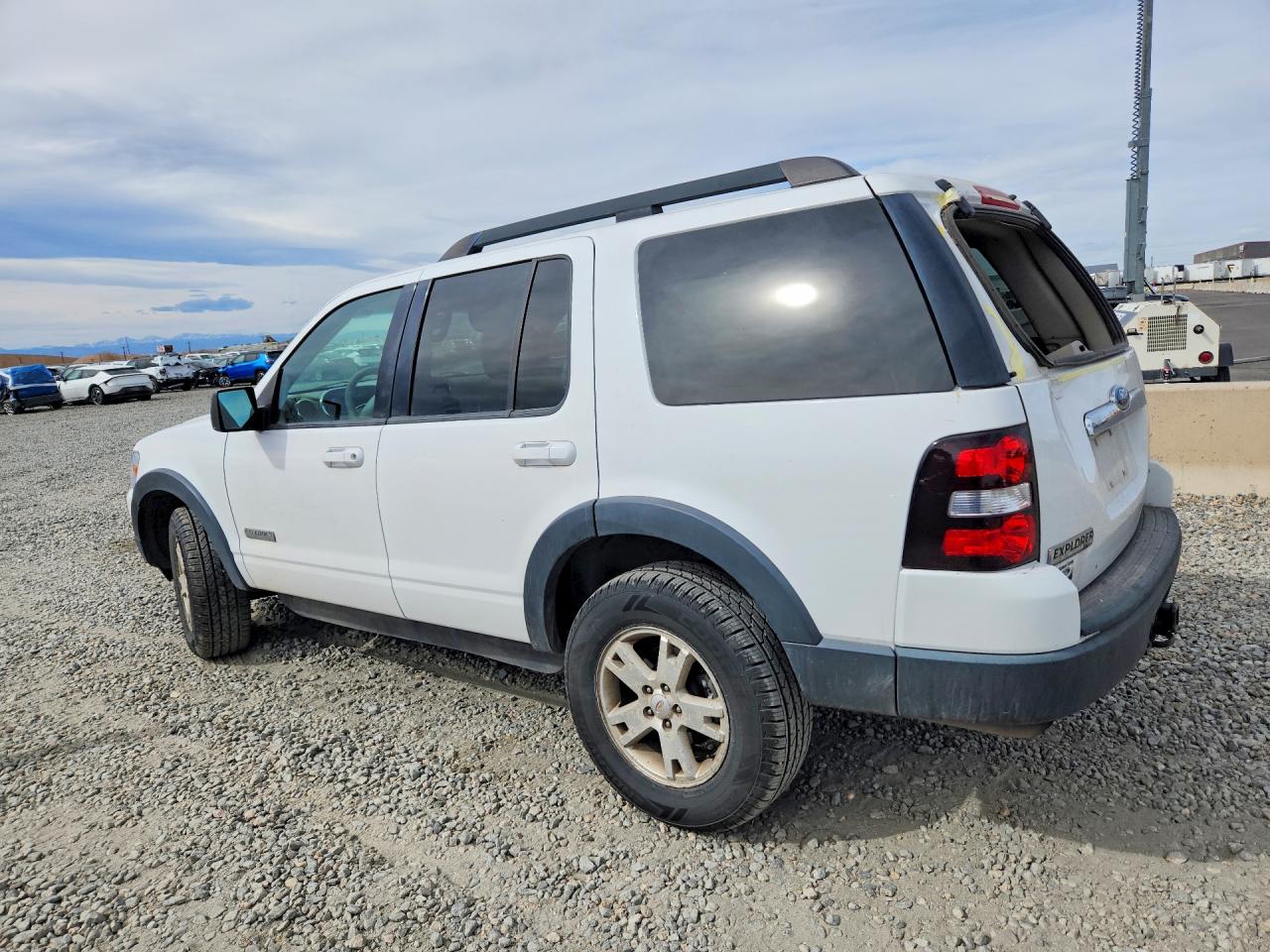 2007 FORD EXPLORER XLT photo 2