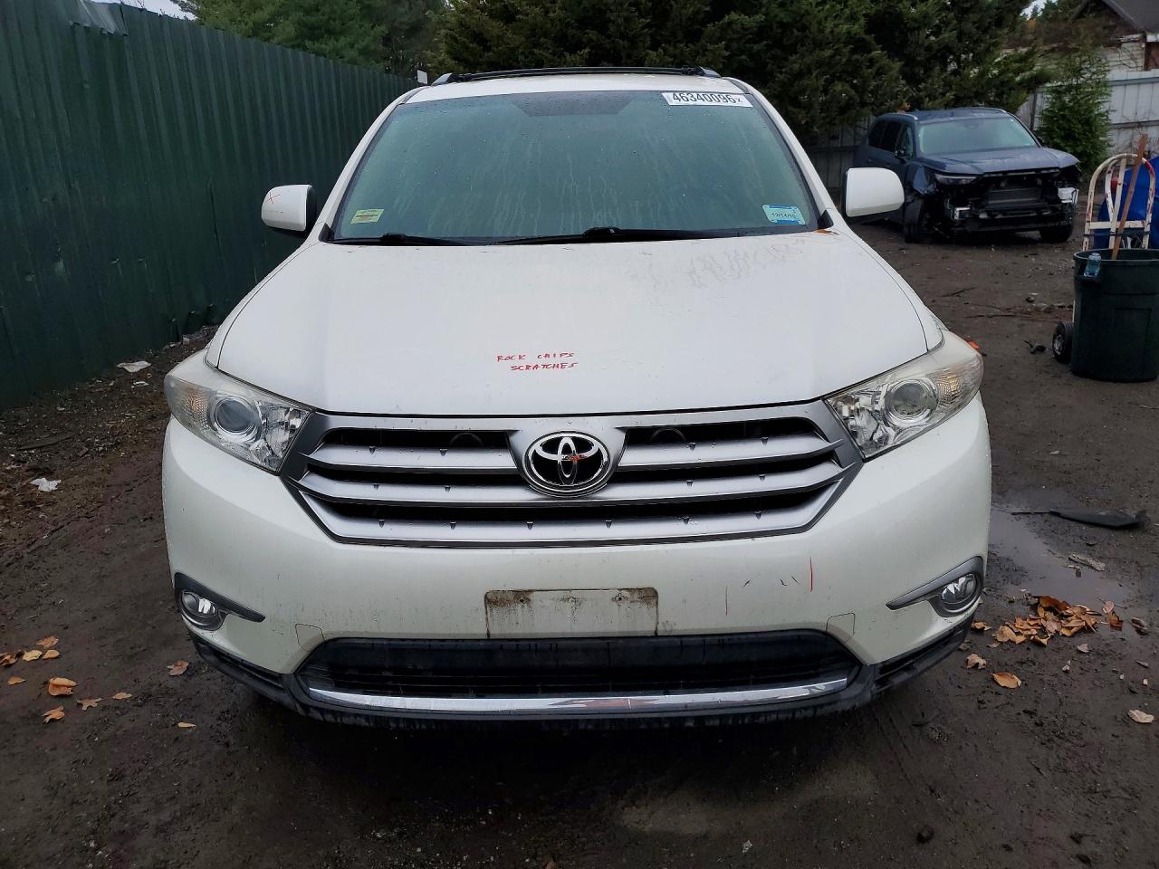 2012 TOYOTA HIGHLANDER BASE photo 9