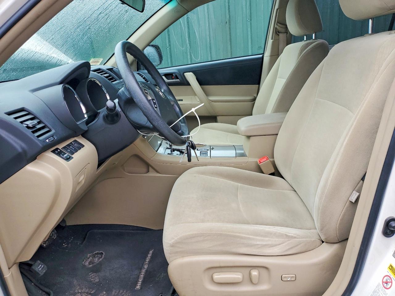 2012 TOYOTA HIGHLANDER BASE photo 13