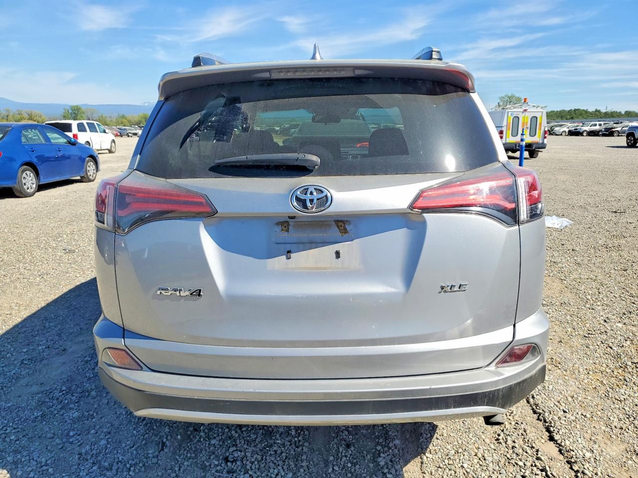 2016 TOYOTA RAV4 XLE photo 11