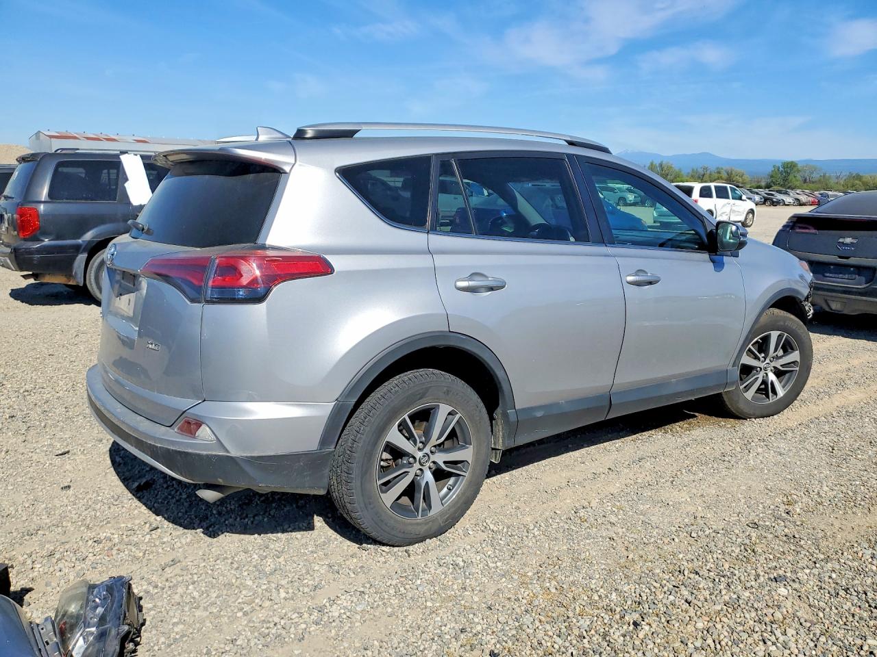 2016 TOYOTA RAV4 XLE photo 5