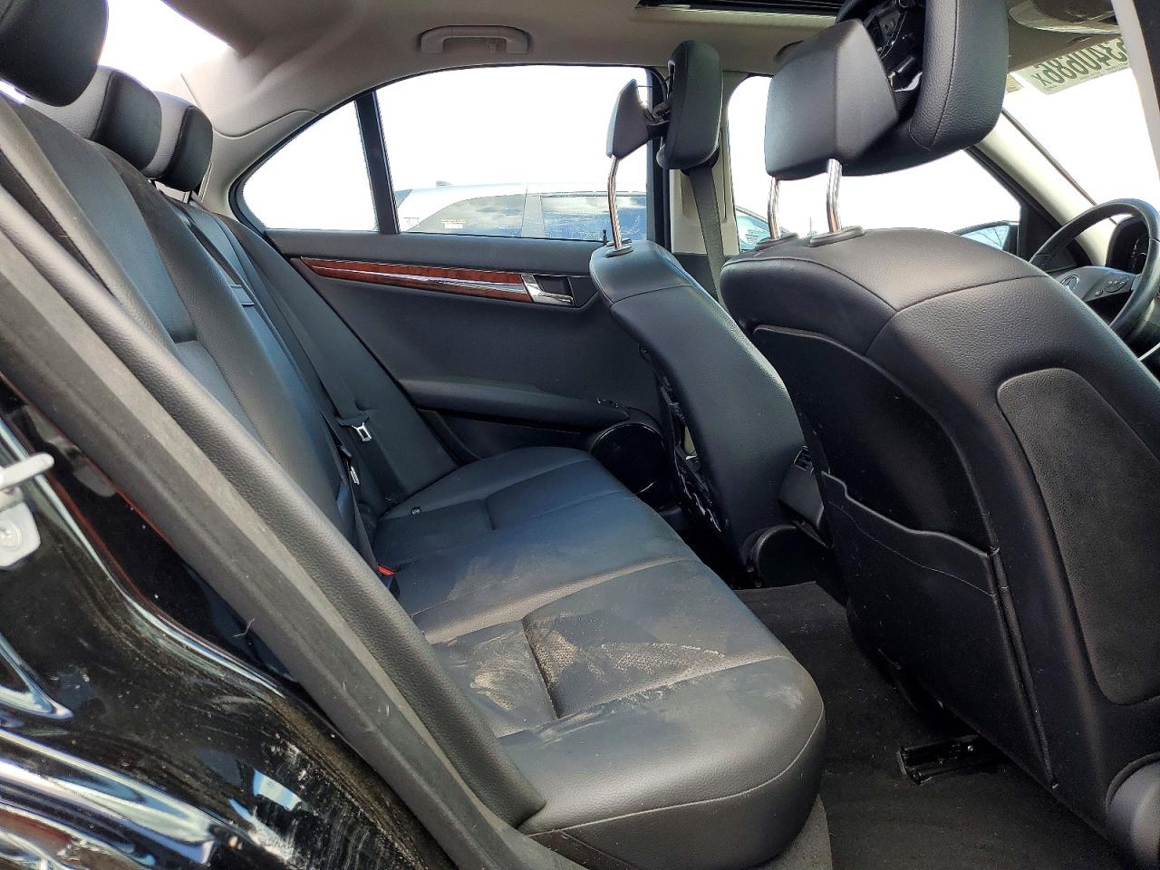 2011 MERCEDES-BENZ C 300 photo 28