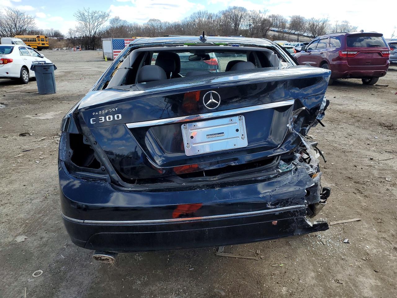 2011 MERCEDES-BENZ C 300 photo 16