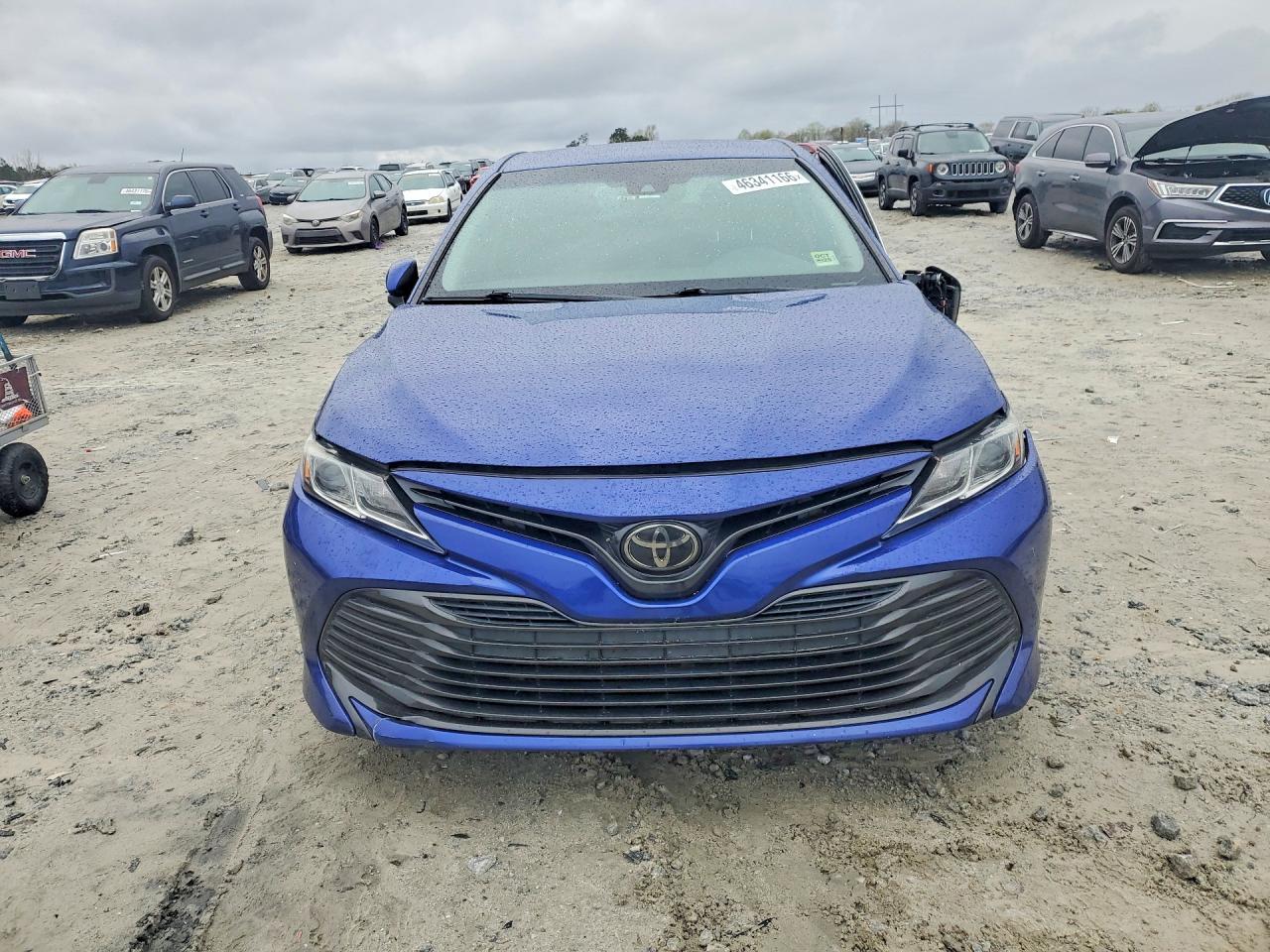 2018 TOYOTA CAMRY LE photo 5