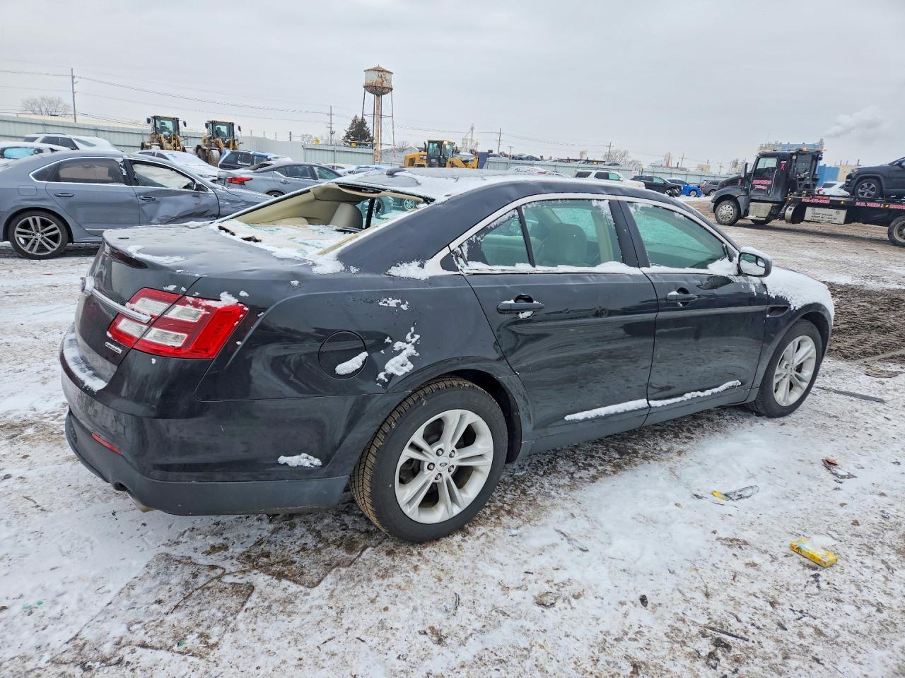 2015 FORD TAURUS SE photo 3