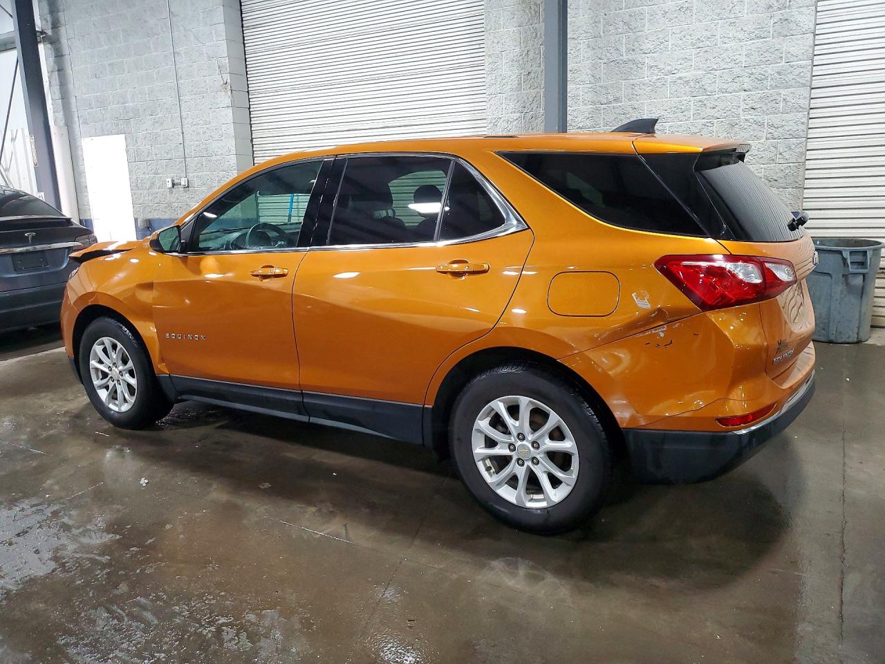 2018 CHEVROLET EQUINOX LT photo 2