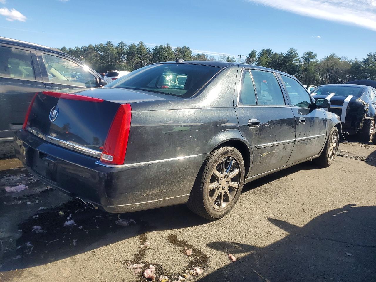 2008 CADILLAC DTS photo 3