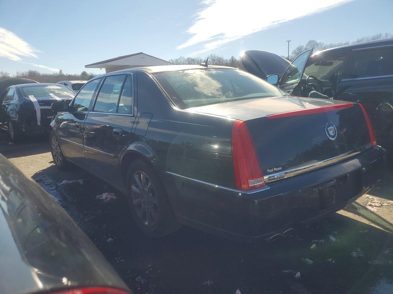 2008 CADILLAC DTS photo 2