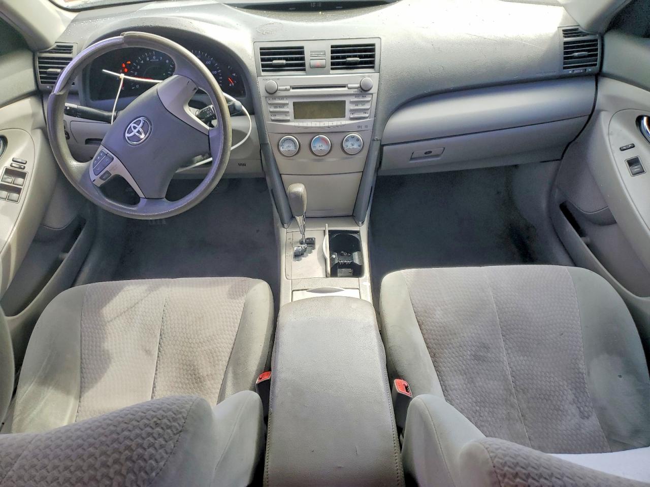2010 TOYOTA CAMRY LE photo 15