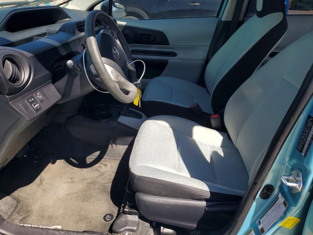 2013 TOYOTA PRIUS C ONE photo 7
