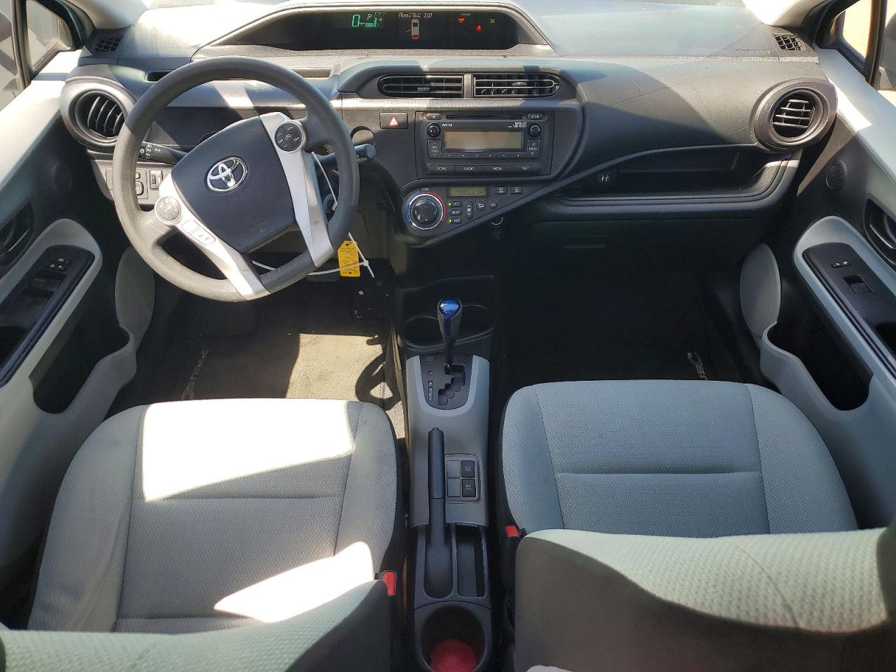 2013 TOYOTA PRIUS C ONE photo 8
