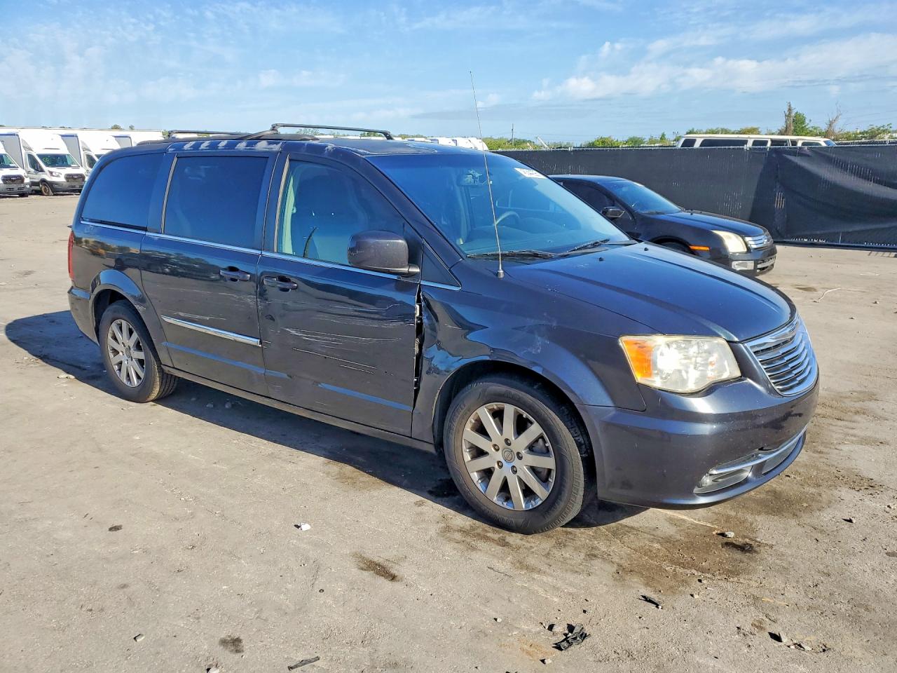 2013 CHRYSLER TOWN & COUNTRY TOURING photo 7