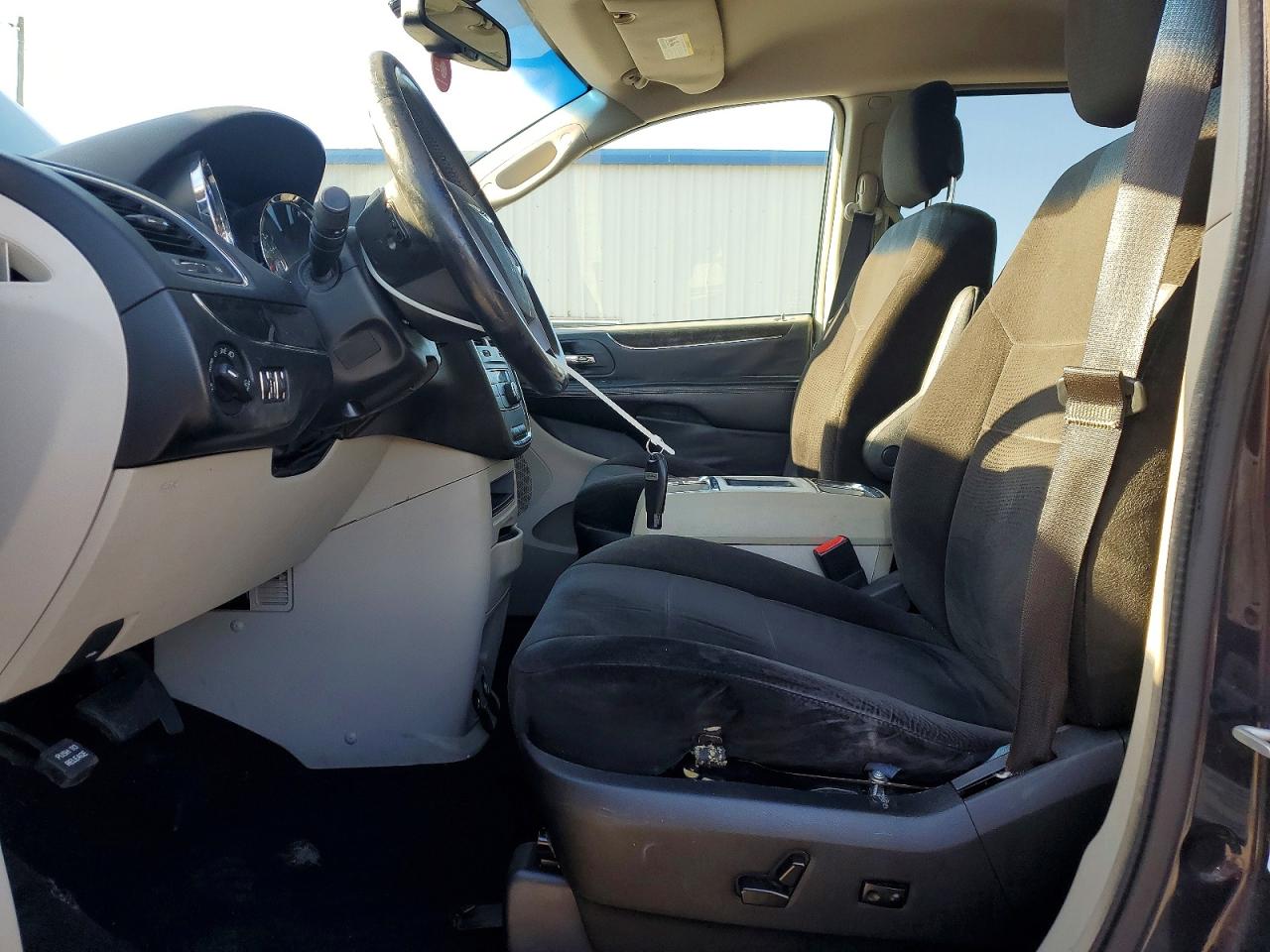 2013 CHRYSLER TOWN & COUNTRY TOURING photo 13