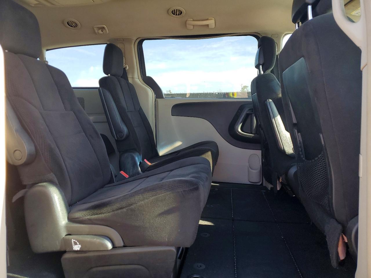 2013 CHRYSLER TOWN & COUNTRY TOURING photo 21