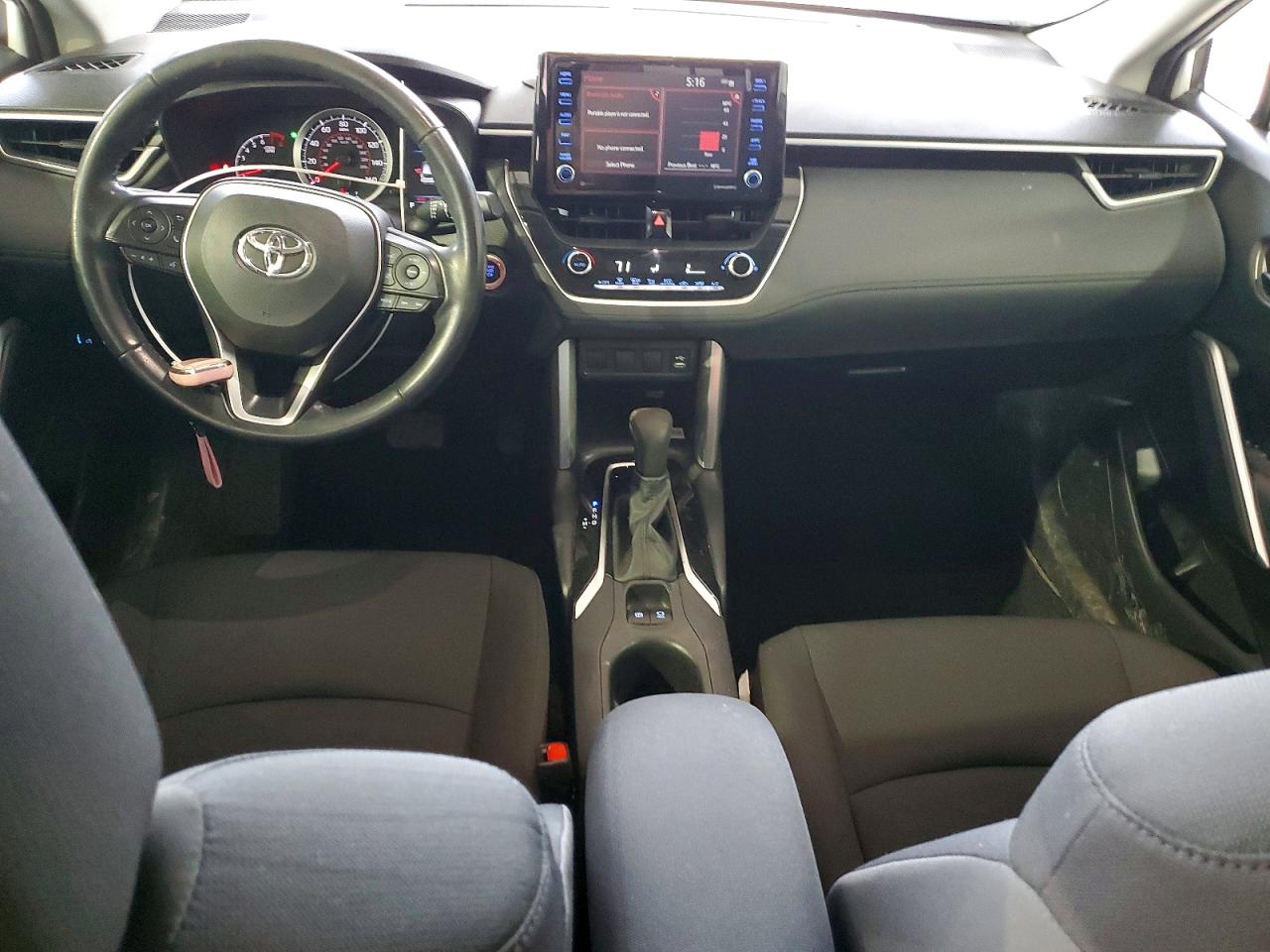 2022 TOYOTA COROLLA CROSS LE photo 22