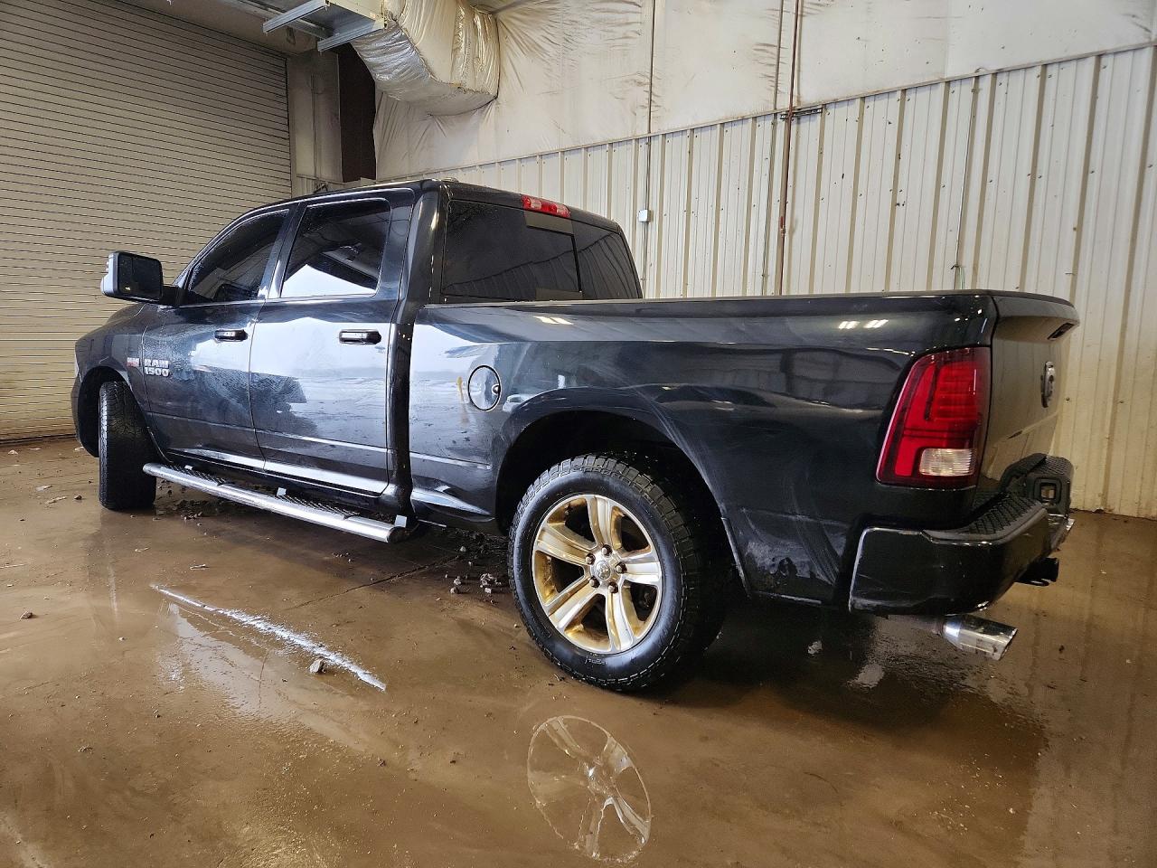 2015 RAM 1500 SPORT photo 2