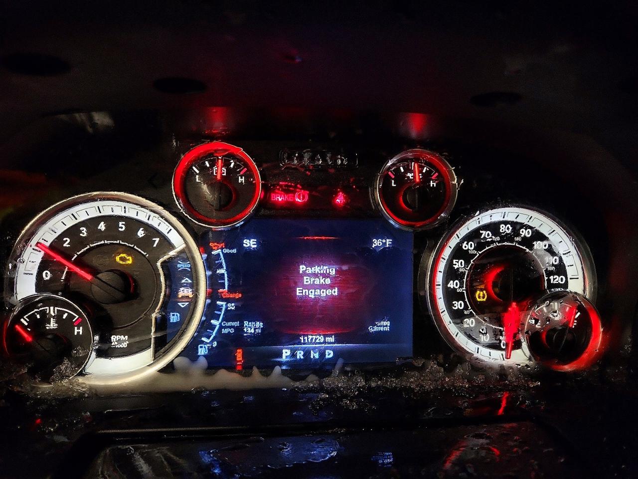 2015 RAM 1500 SPORT photo 9