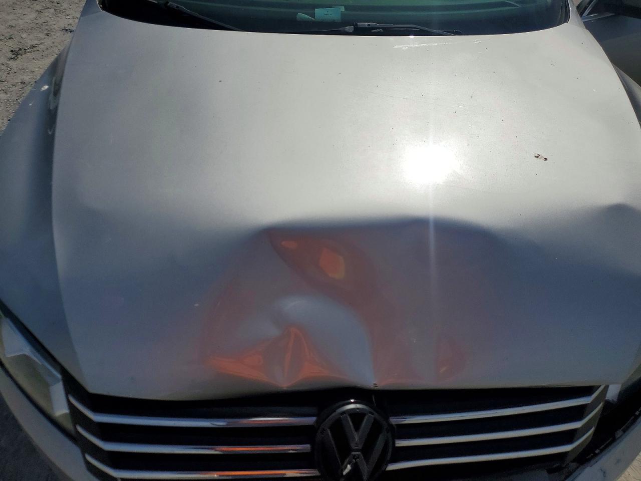 2012 VOLKSWAGEN PASSAT SE photo 11