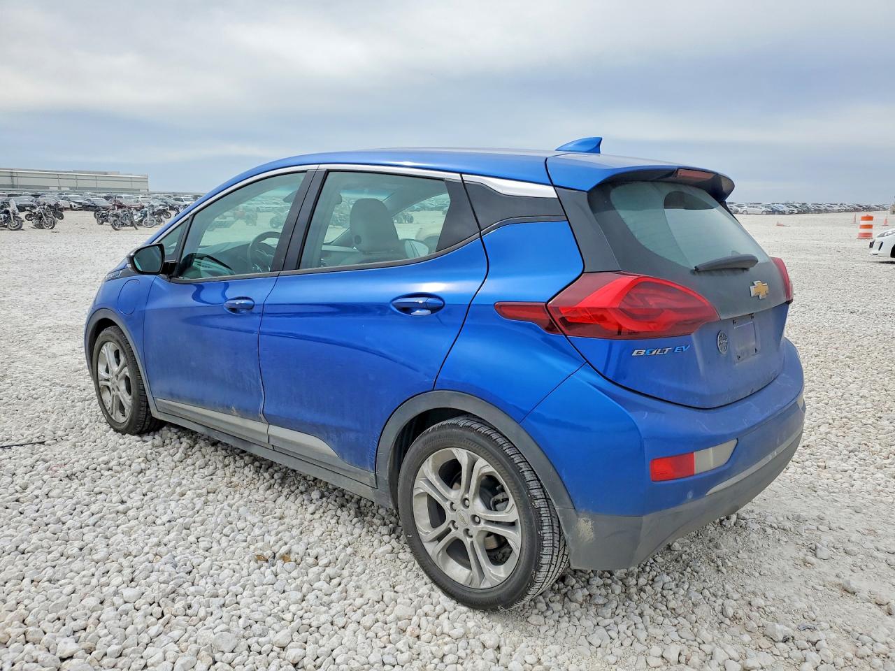 2019 CHEVROLET BOLT EV LT photo 2