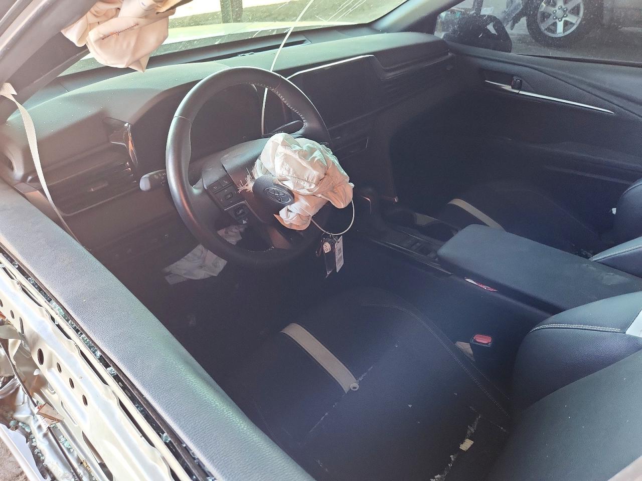 2025 TOYOTA CAMRY SE photo 15